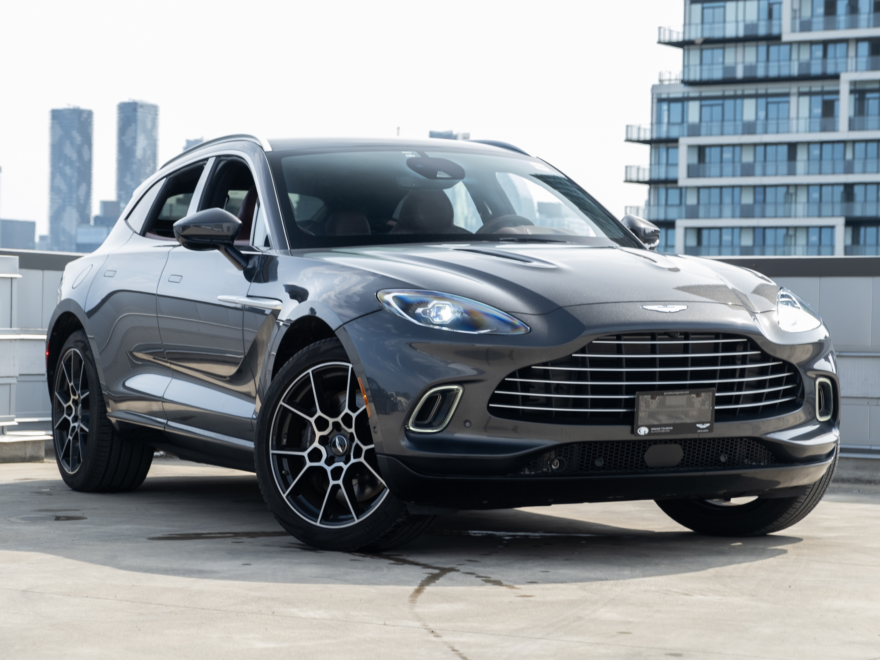 2021 Aston Martin DBX 4.0L TWIN-TURBO | V8 | RED LEATHER