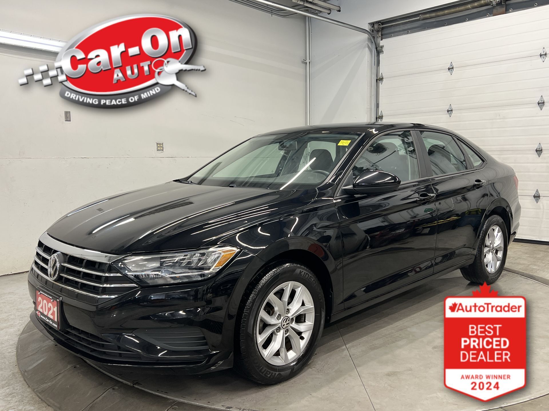 2021 Volkswagen Jetta AUTOMATIC | HTD SEATS| CARPLAY| REAR CAM| LOW KMS!