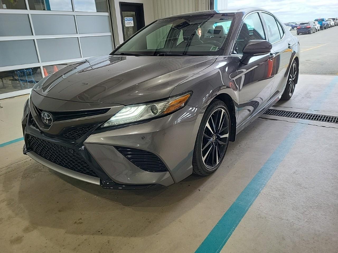 2018 Toyota Camry XSE | Leather seats | Moonroof | Zacks