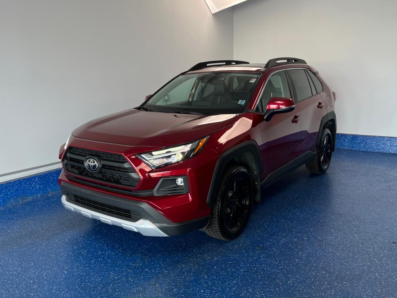 2022 Toyota RAV4 AWD Trail | Leather seats | MoonRoof | Super Low K