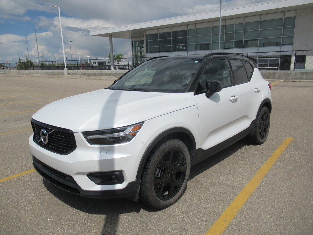 2021 Volvo XC40 T5 AWD R-Design