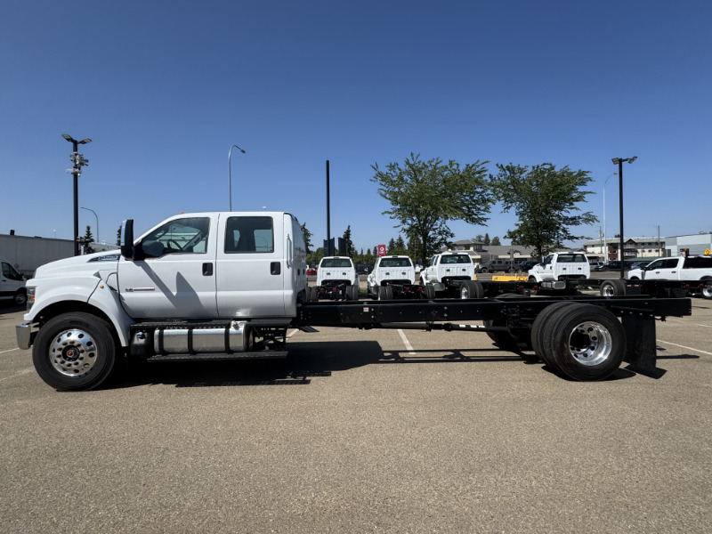 2026 Ford F-750 CREW CAB DOCK HGT