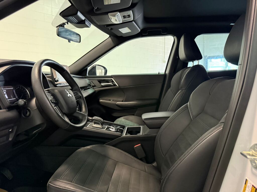 2023 Mitsubishi Outlander SE, Vancouver, Cash