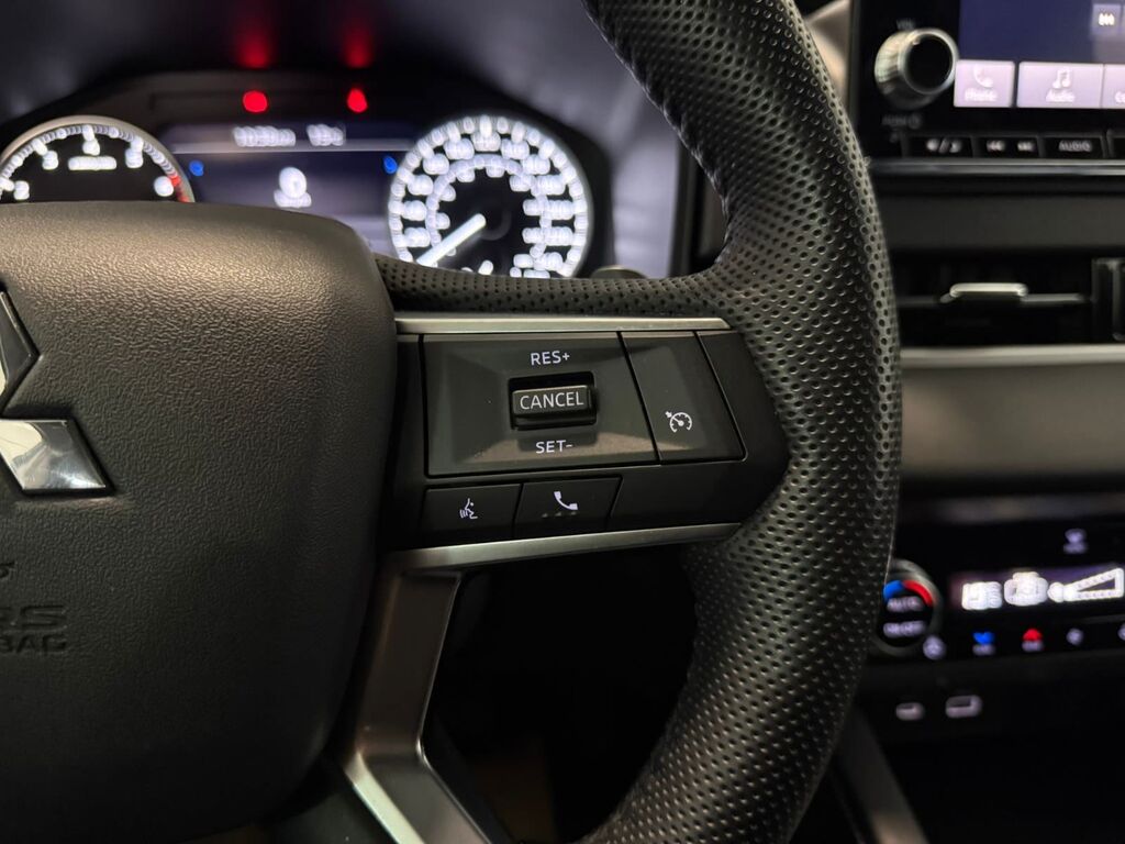 2023 Mitsubishi Outlander SE, Vancouver, Cash