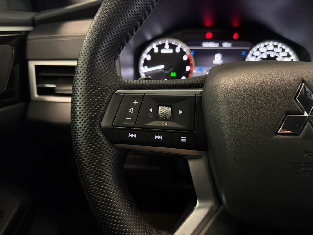 2023 Mitsubishi Outlander SE, Vancouver, Cash