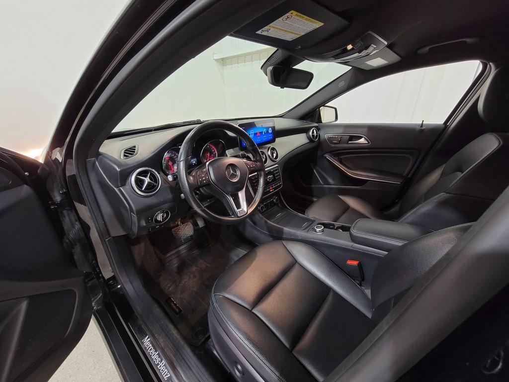 Mercedes-Benz GLA-Class 2015