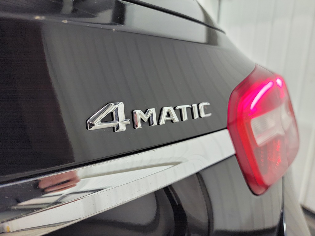 Mercedes-Benz GLA-Class 2015