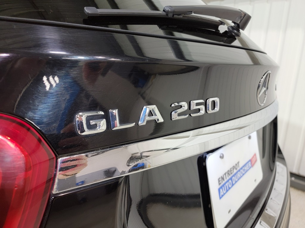 Mercedes-Benz GLA-Class 2015