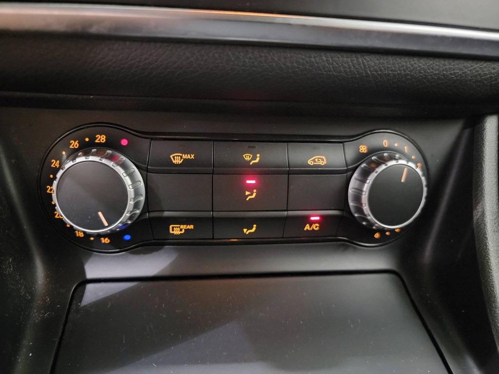 Mercedes-Benz GLA-Class 2015