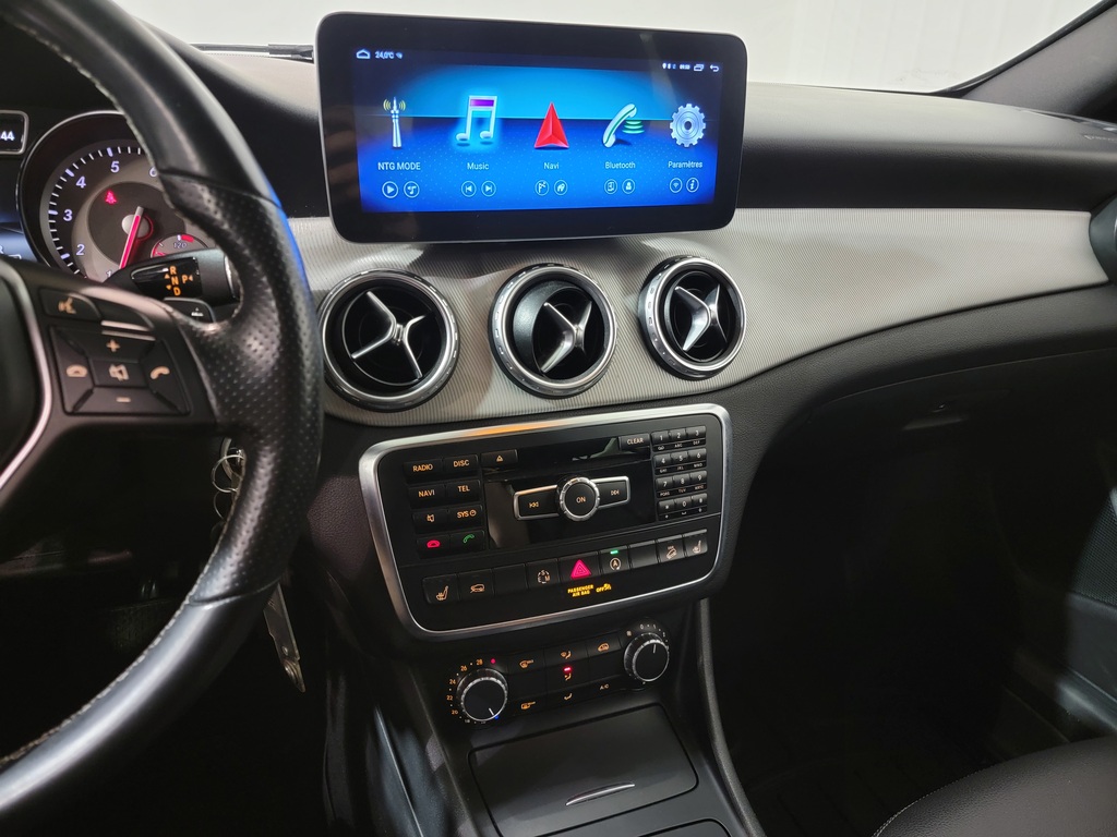 Mercedes-Benz GLA-Class 2015