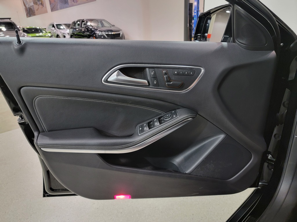 Mercedes-Benz GLA-Class 2015