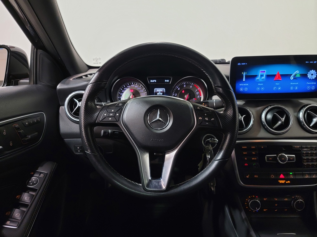 Mercedes-Benz GLA-Class 2015
