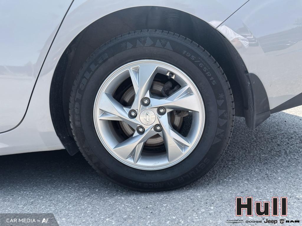 2023 Hyundai Elantra Essential IVT with Hyundai SmartSense Package, Toronto, Cash