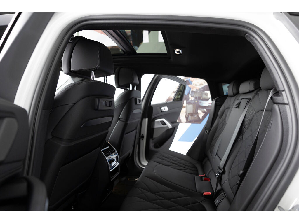 2023 BMW X6 xDrive40i, Vancouver, Cash
