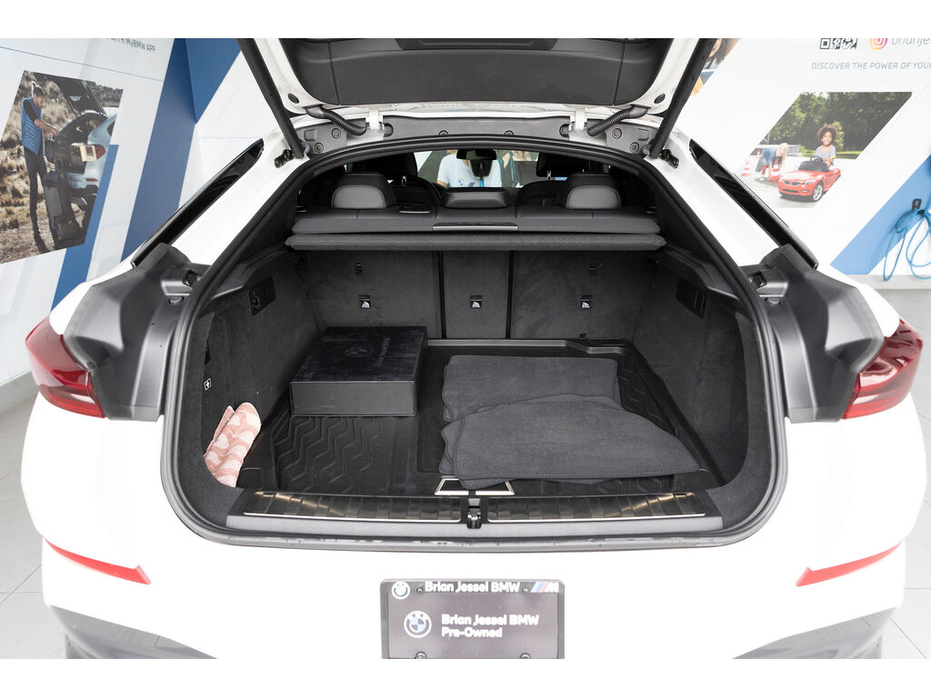 2023 BMW X6 xDrive40i, Vancouver, Cash