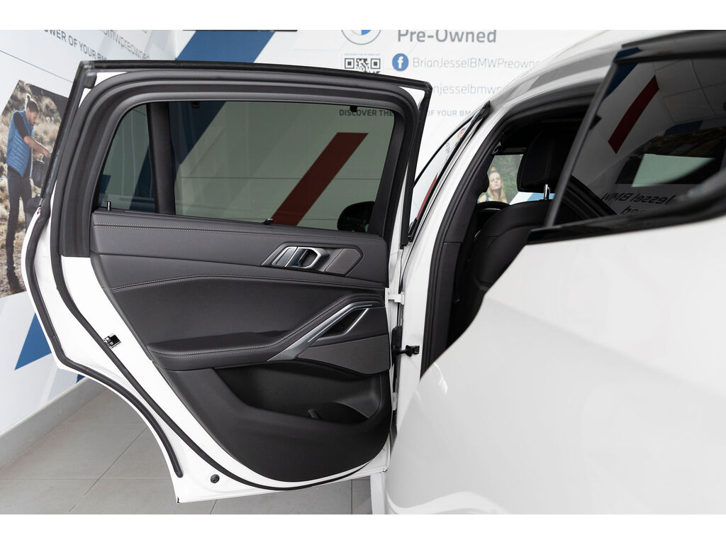 2023 BMW X6 xDrive40i, Vancouver, Cash