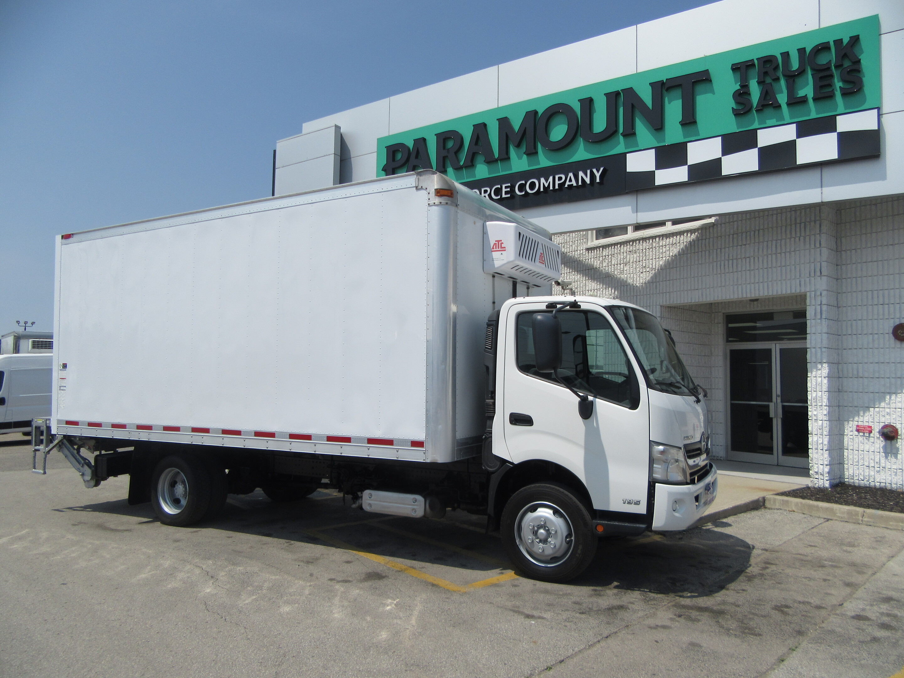 2020 Hino 195 18FT BOX WITH LOW TEMP REEFER POWER LIFT GATE