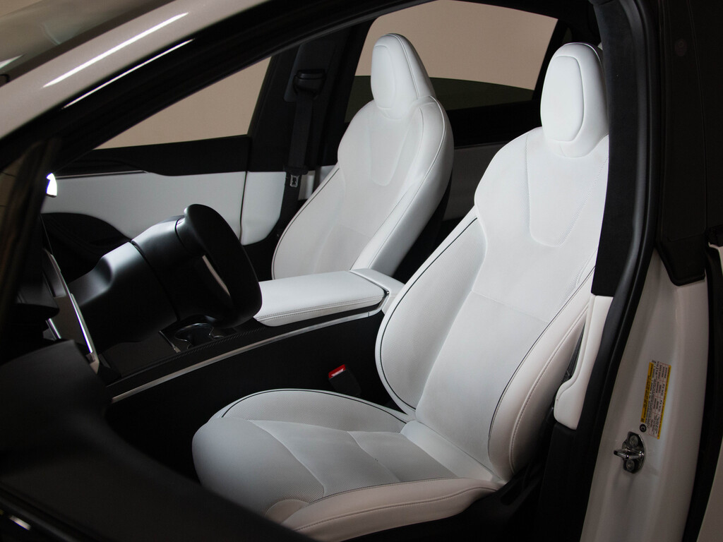 2023 Tesla Model X Plaid, Toronto, Cash
