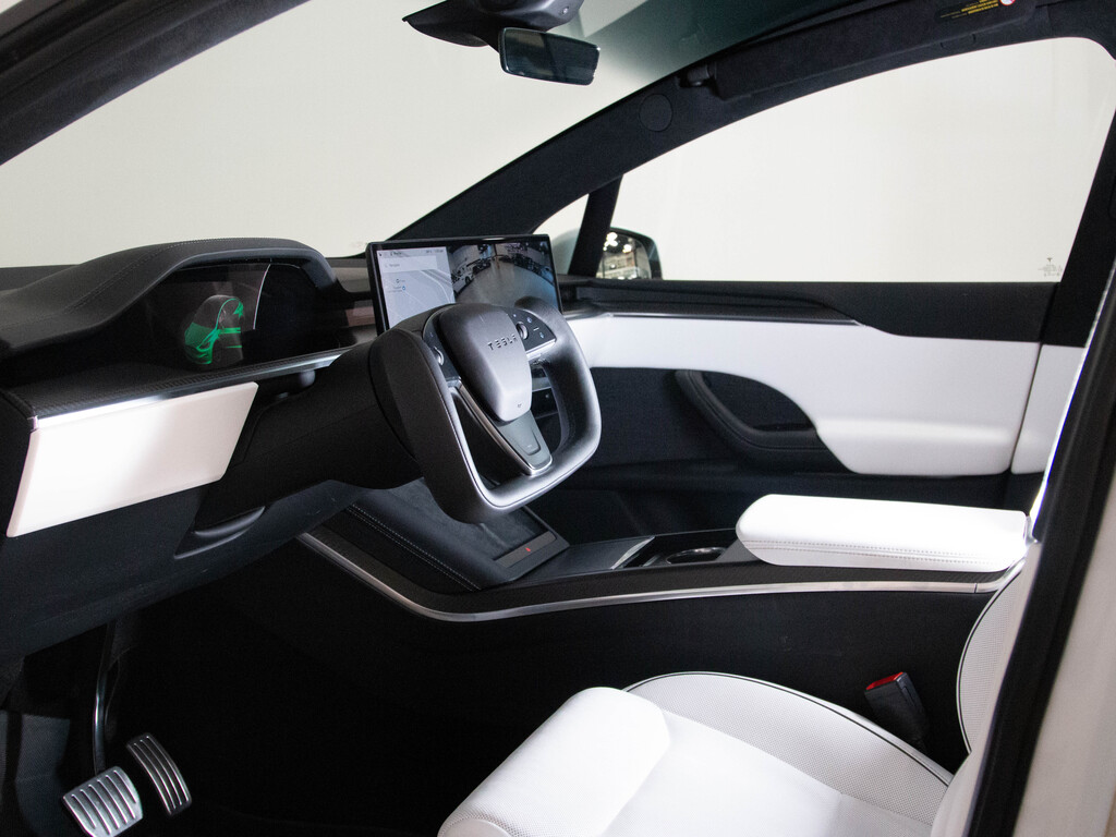 2023 Tesla Model X Plaid, Toronto, Cash