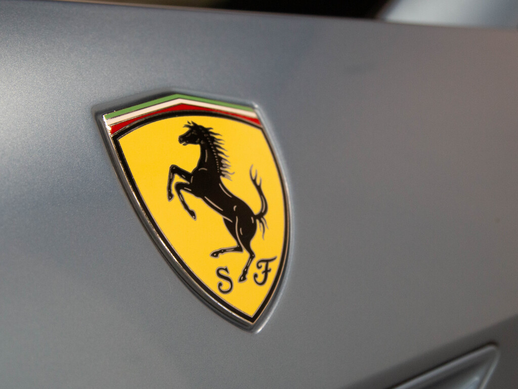 2011 Ferrari California CONVERTIBLE   PINIFARINA   19" RIM, Toronto, Cash