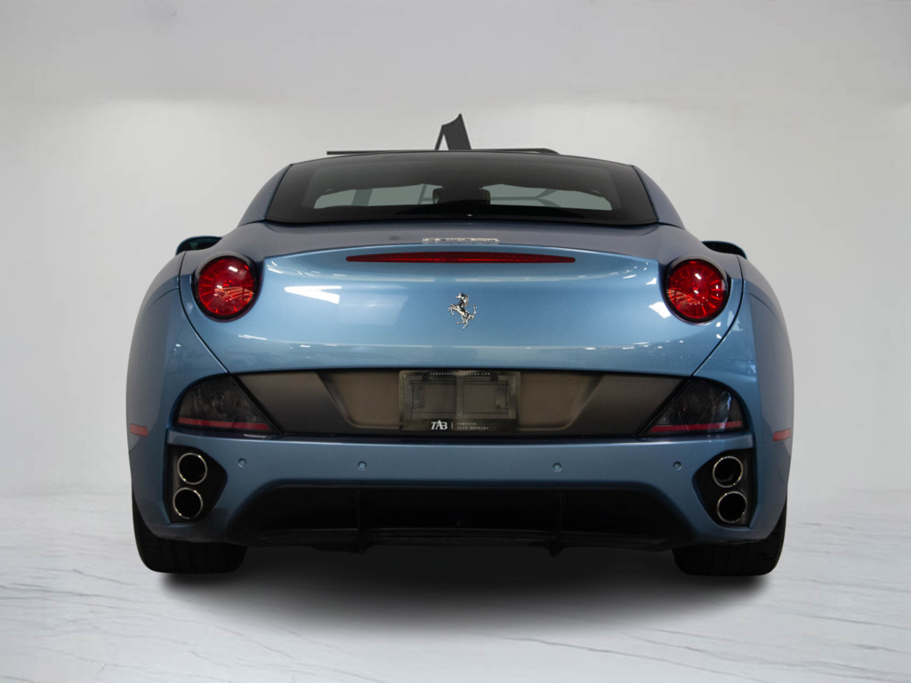 2011 Ferrari California CONVERTIBLE   PINIFARINA   19" RIM, Toronto, Cash