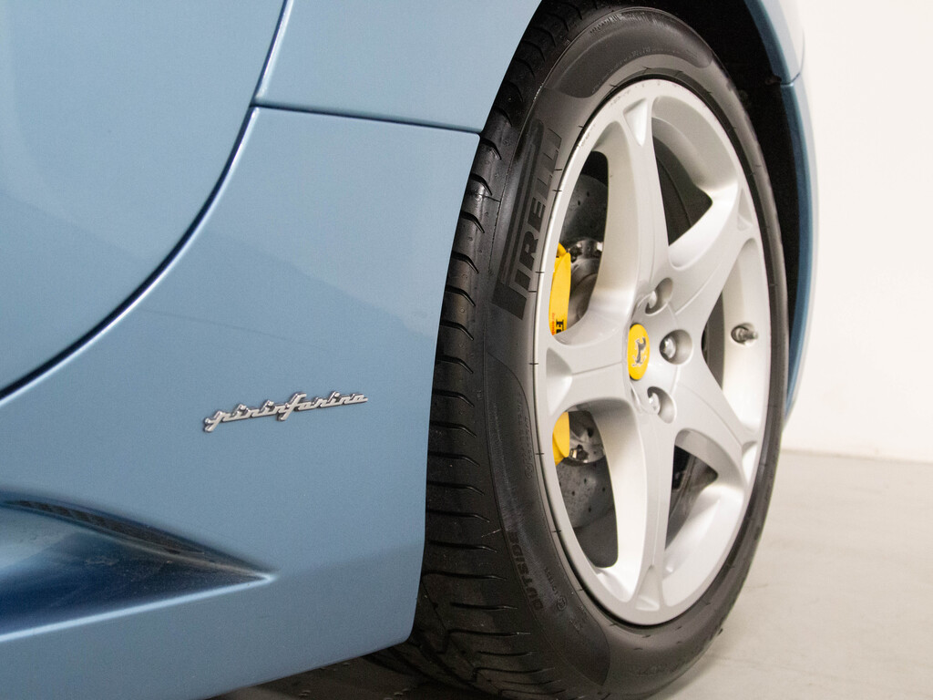 2011 Ferrari California CONVERTIBLE   PINIFARINA   19" RIM, Toronto, Cash