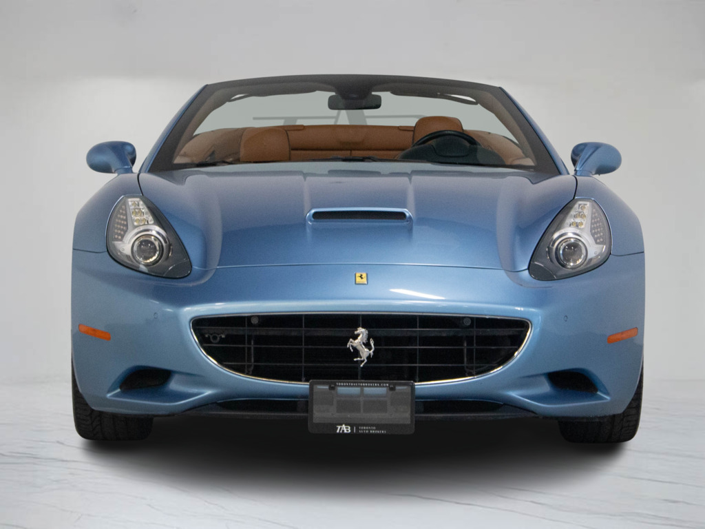 2011 Ferrari California CONVERTIBLE   PINIFARINA   19" RIM, Toronto, Cash