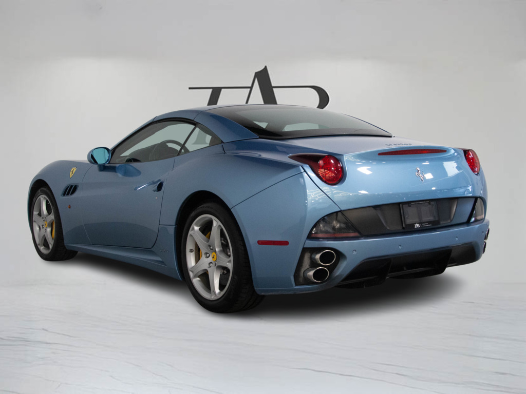 2011 Ferrari California CONVERTIBLE   PINIFARINA   19" RIM, Toronto, Cash