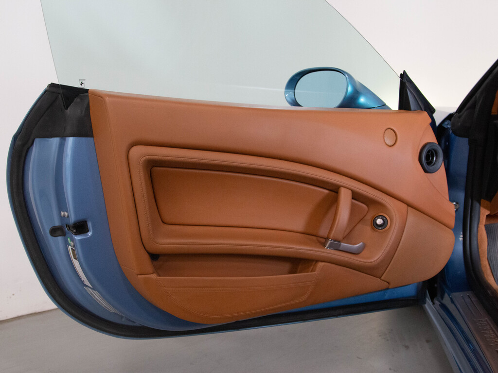 2011 Ferrari California CONVERTIBLE   PINIFARINA   19" RIM, Toronto, Cash