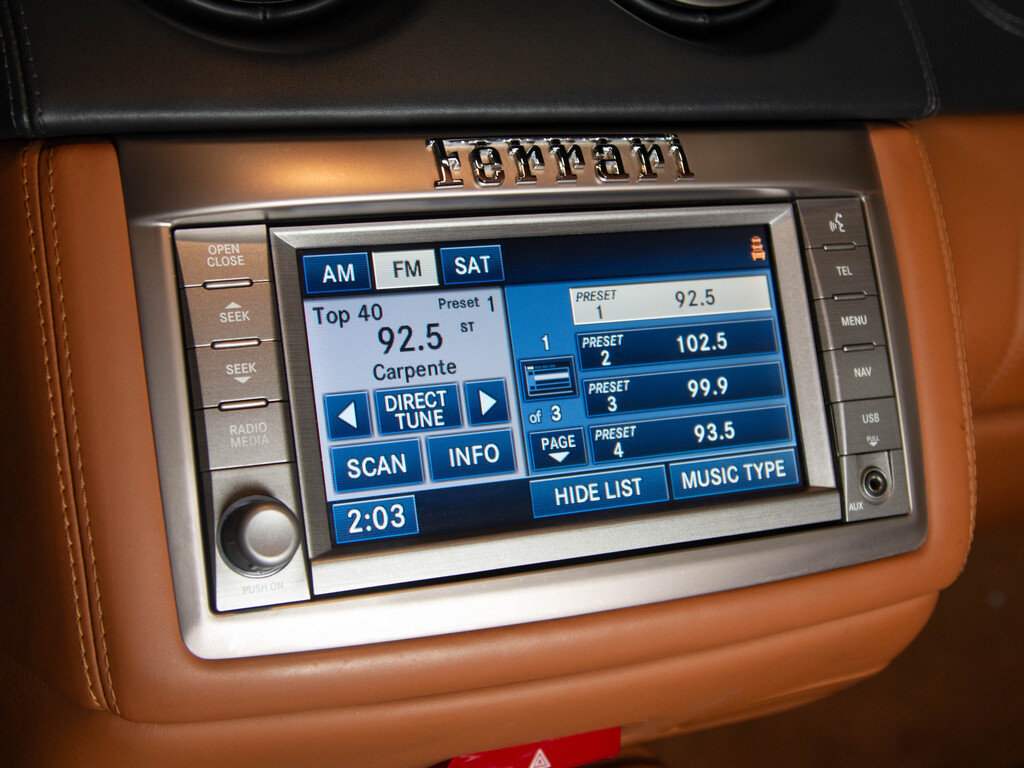 2011 Ferrari California CONVERTIBLE   PINIFARINA   19" RIM, Toronto, Cash