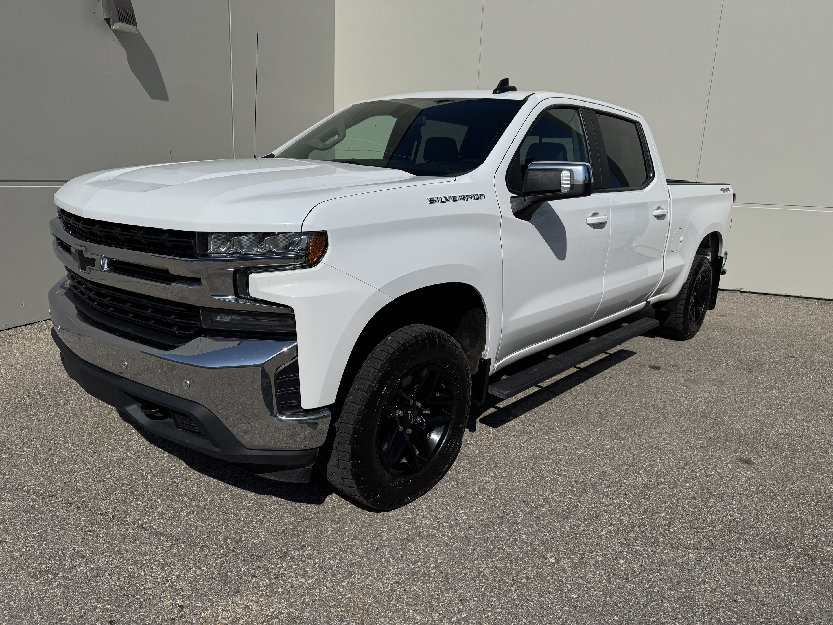 2019 Chevrolet Silverado 1500 LT Crew Cab  \ Heated Seats \ 4X4 \ Long Box