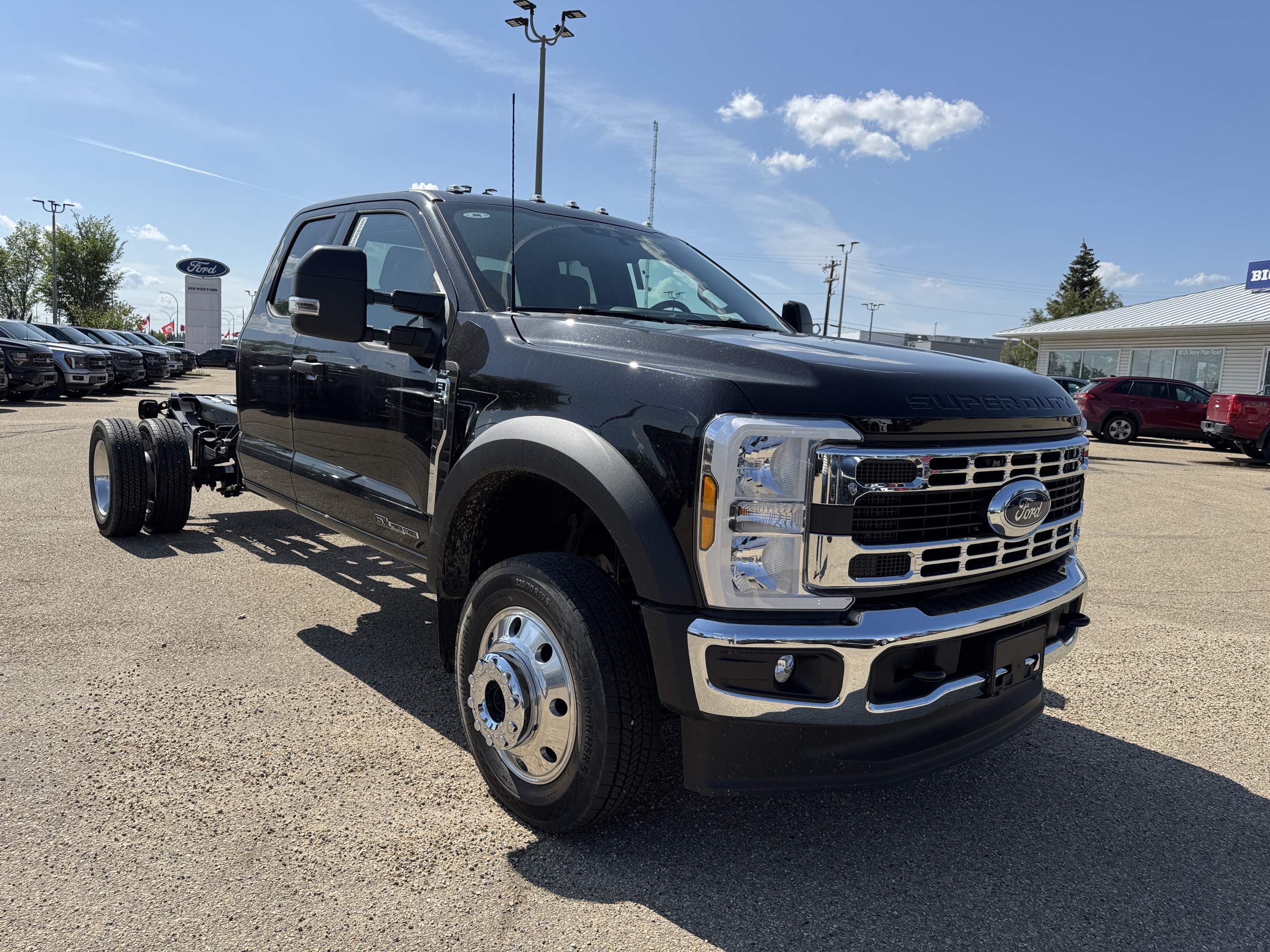 2025 Ford F-550 XLT - SUPER CAB - CHASSIS - 192" WB (84" CA)