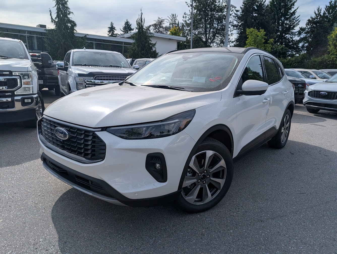 2025 Ford Escape Platinum AWD - Panoramic Roof, Premium Tech Pkg