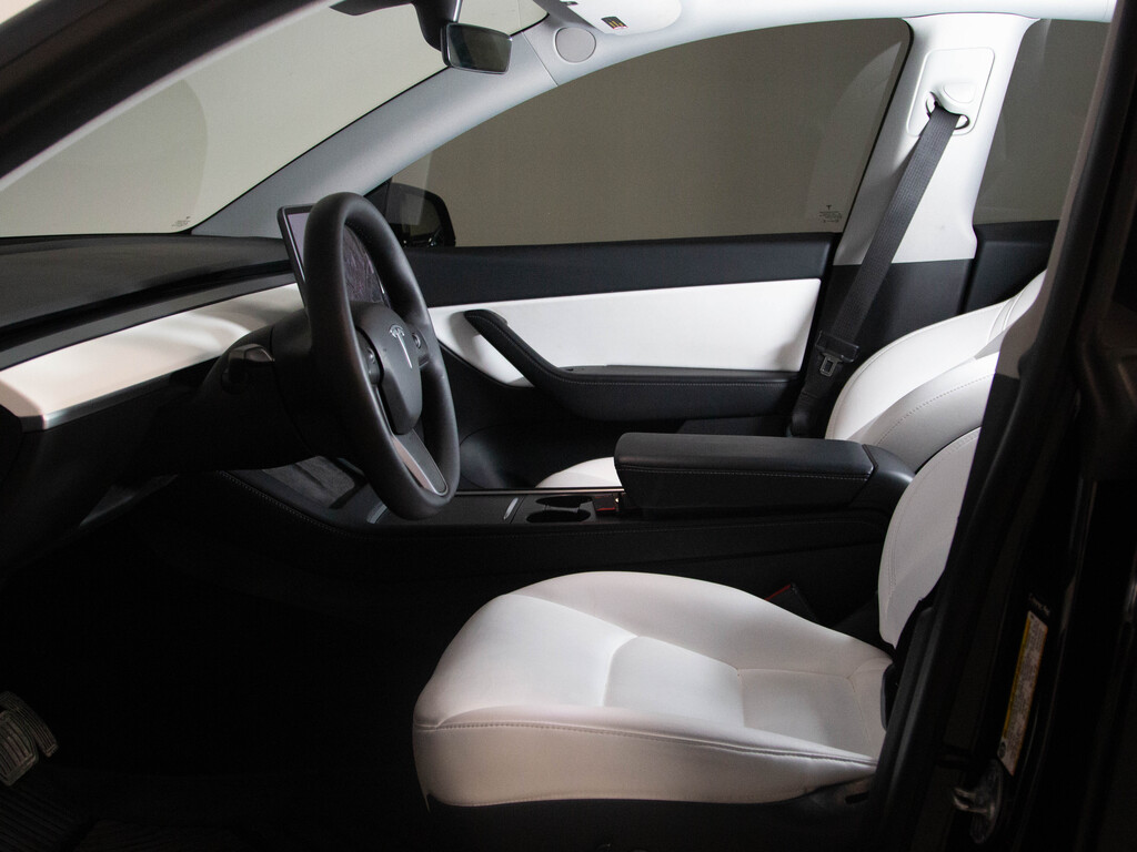 2021 Tesla Model Y Long Range, Toronto, Cash