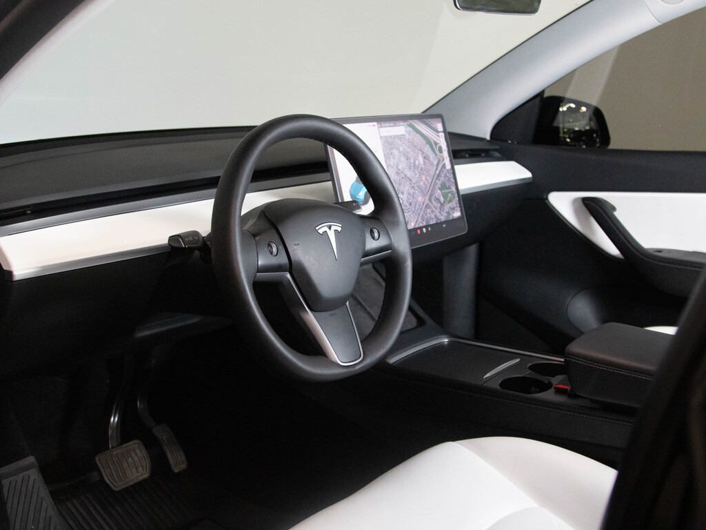 2021 Tesla Model Y Long Range, Toronto, Cash