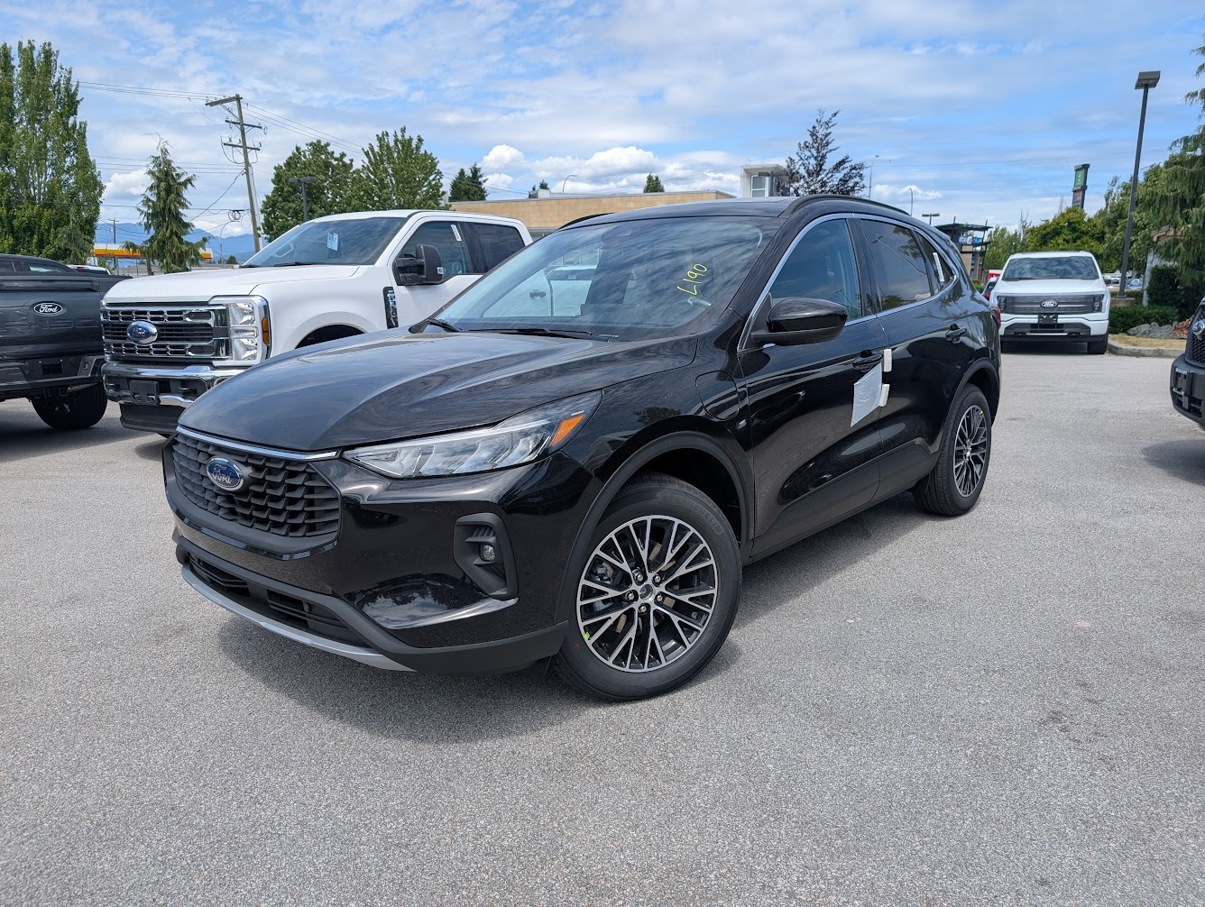2025 Ford Escape PHEV FWD - Panoramic Vista Roof, Cargo Mat