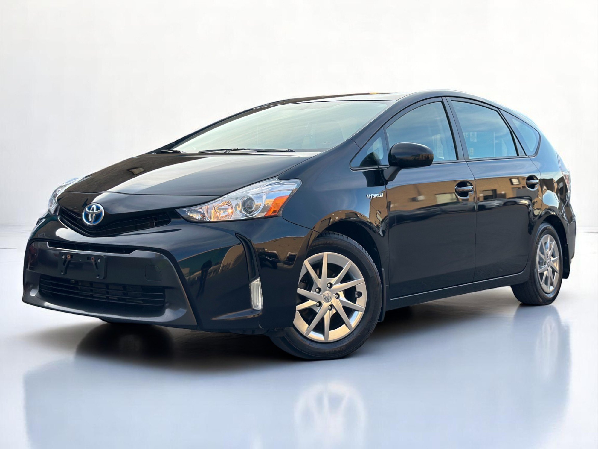 2016 Toyota Prius v 5dr HB