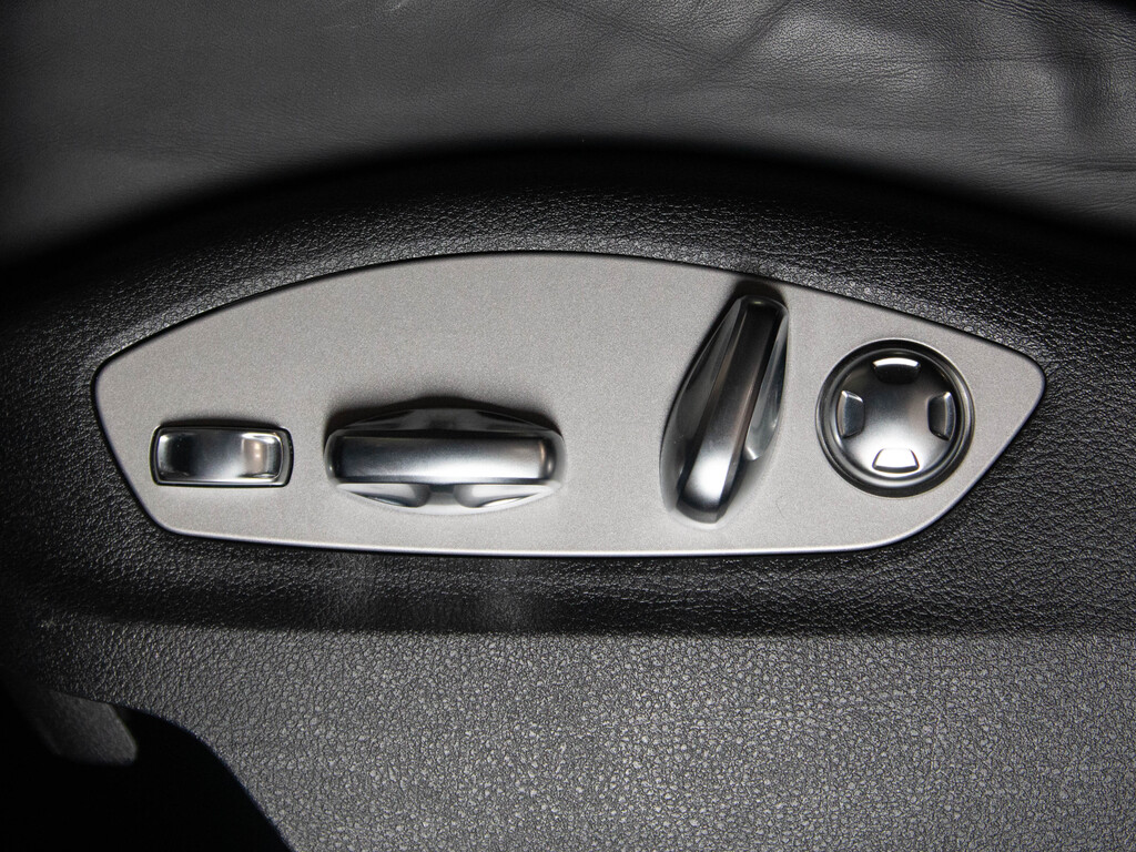 2023 Porsche Macan T, Toronto, Cash