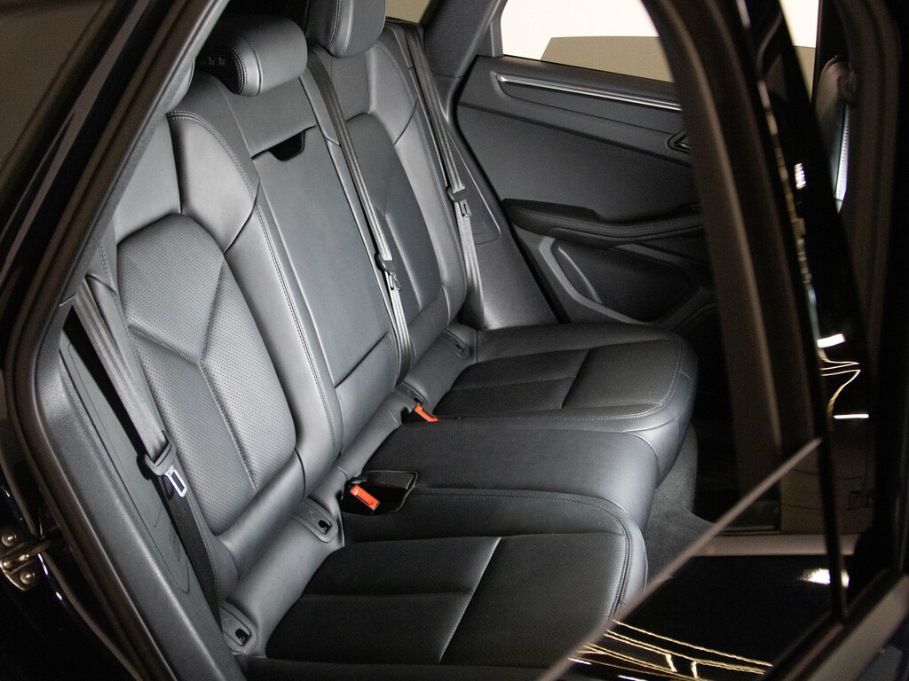 2023 Porsche Macan T, Toronto, Cash
