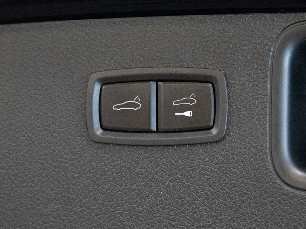 2023 Porsche Macan T, Toronto, Cash