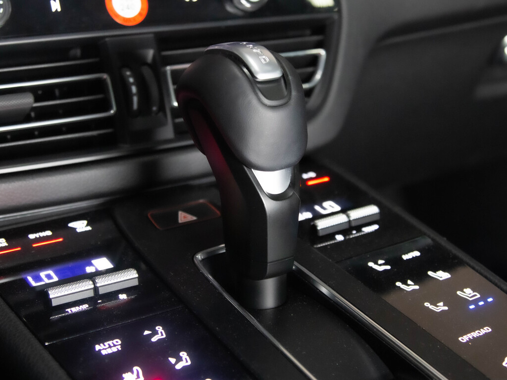 2023 Porsche Macan T, Toronto, Cash