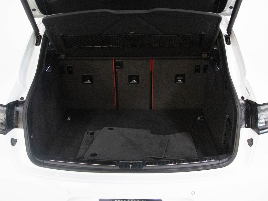2021 Porsche Macan Turbo, Toronto, Cash