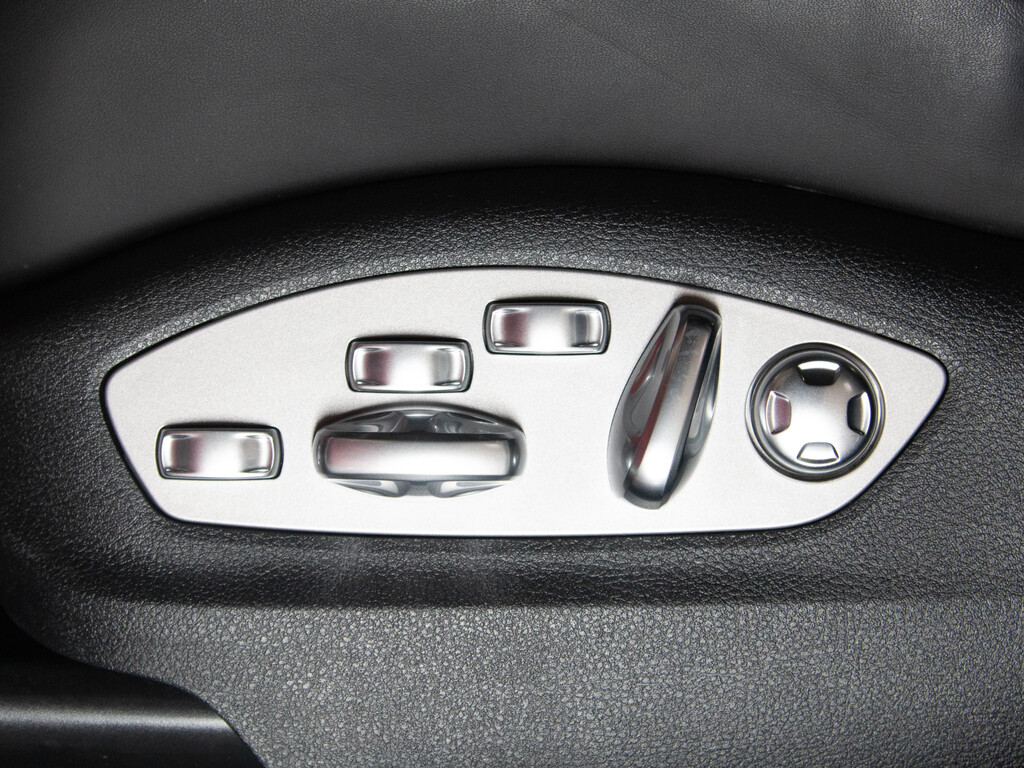 2021 Porsche Macan Turbo, Toronto, Cash