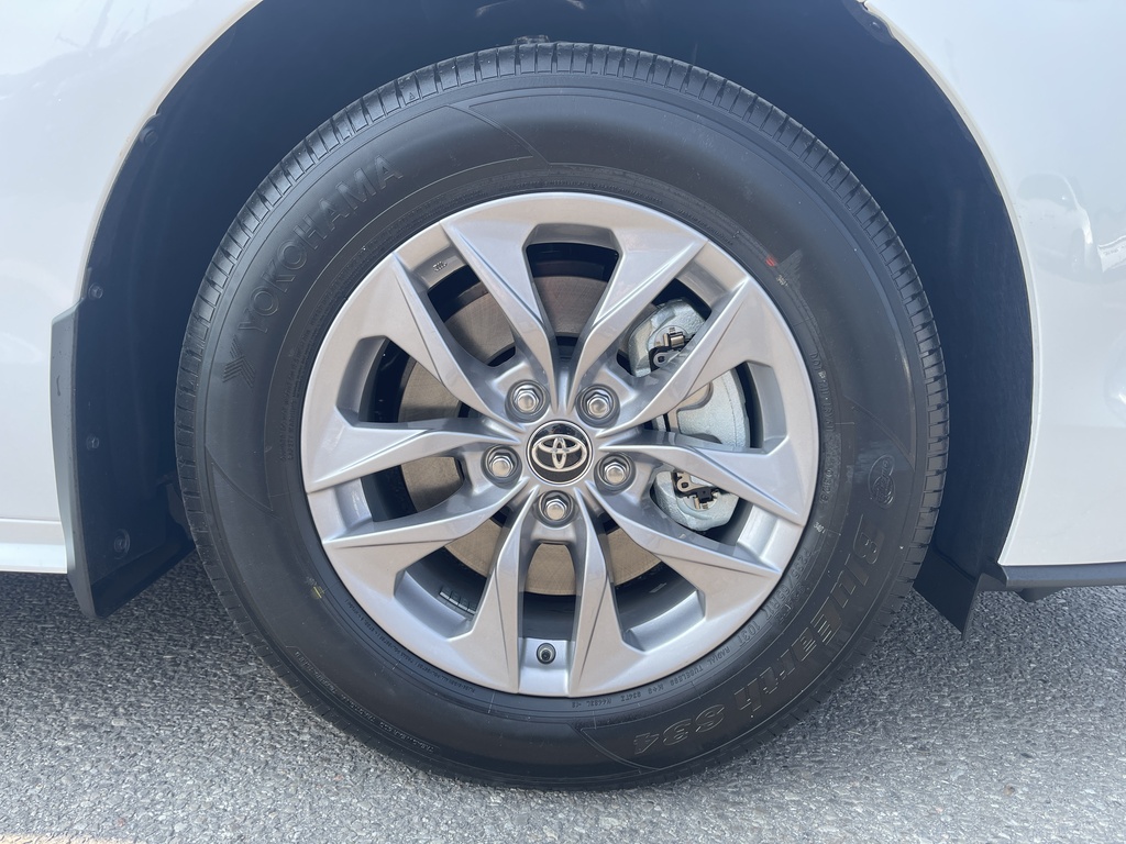 2025 Toyota Sienna LE 8-Passenger, Toronto, Cash