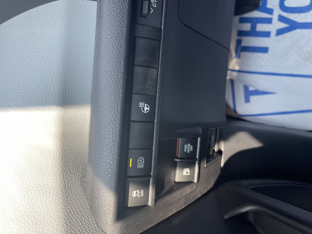 2025 Toyota Sienna LE 8-Passenger, Toronto, Cash