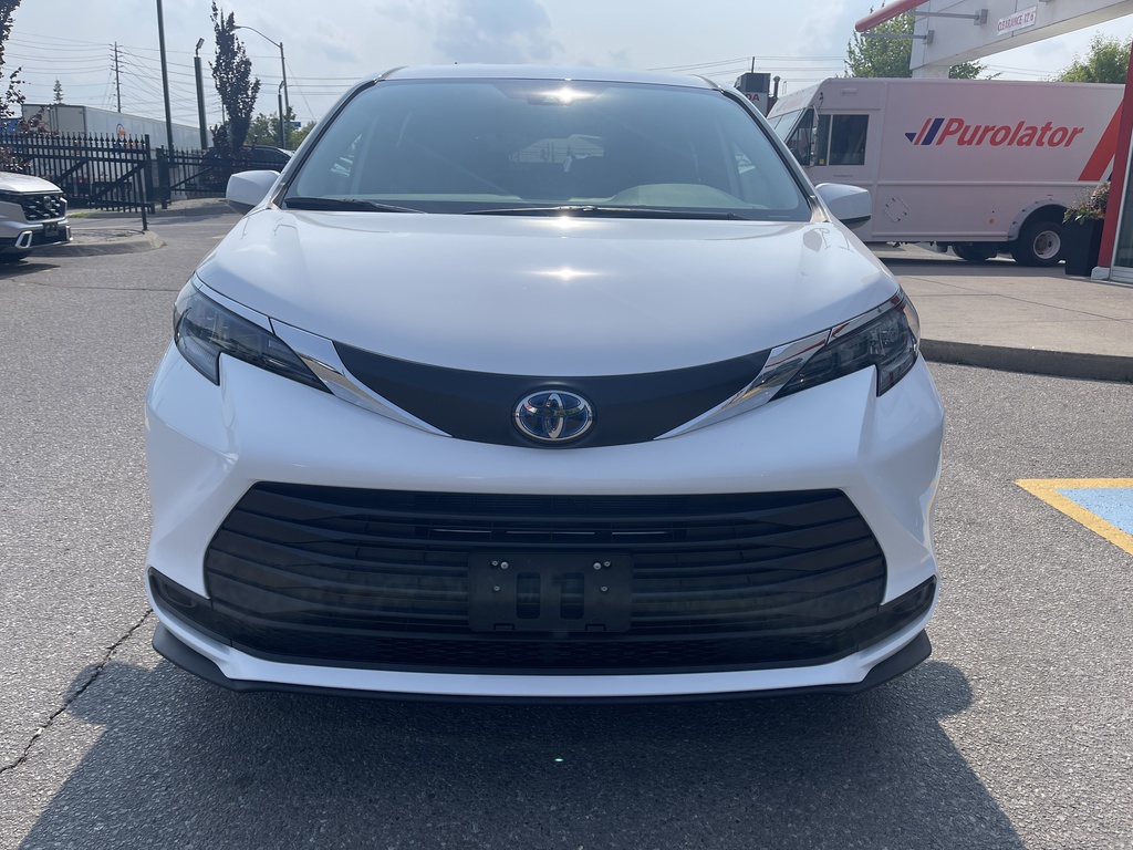 2025 Toyota Sienna LE 8-Passenger, Toronto, Cash