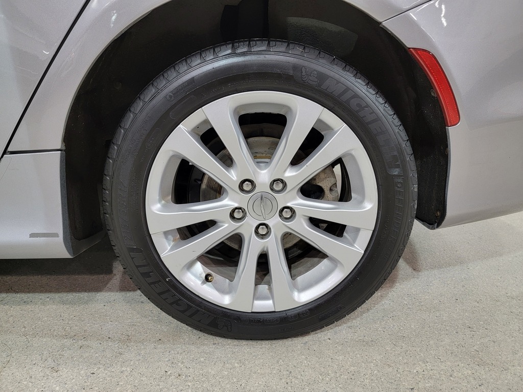 Chrysler 200 2015