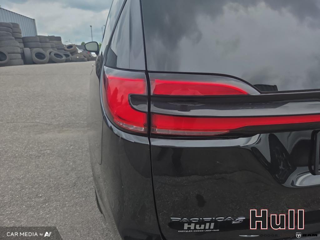 2021 Chrysler Pacifica Touring-L Plus, Toronto, Cash