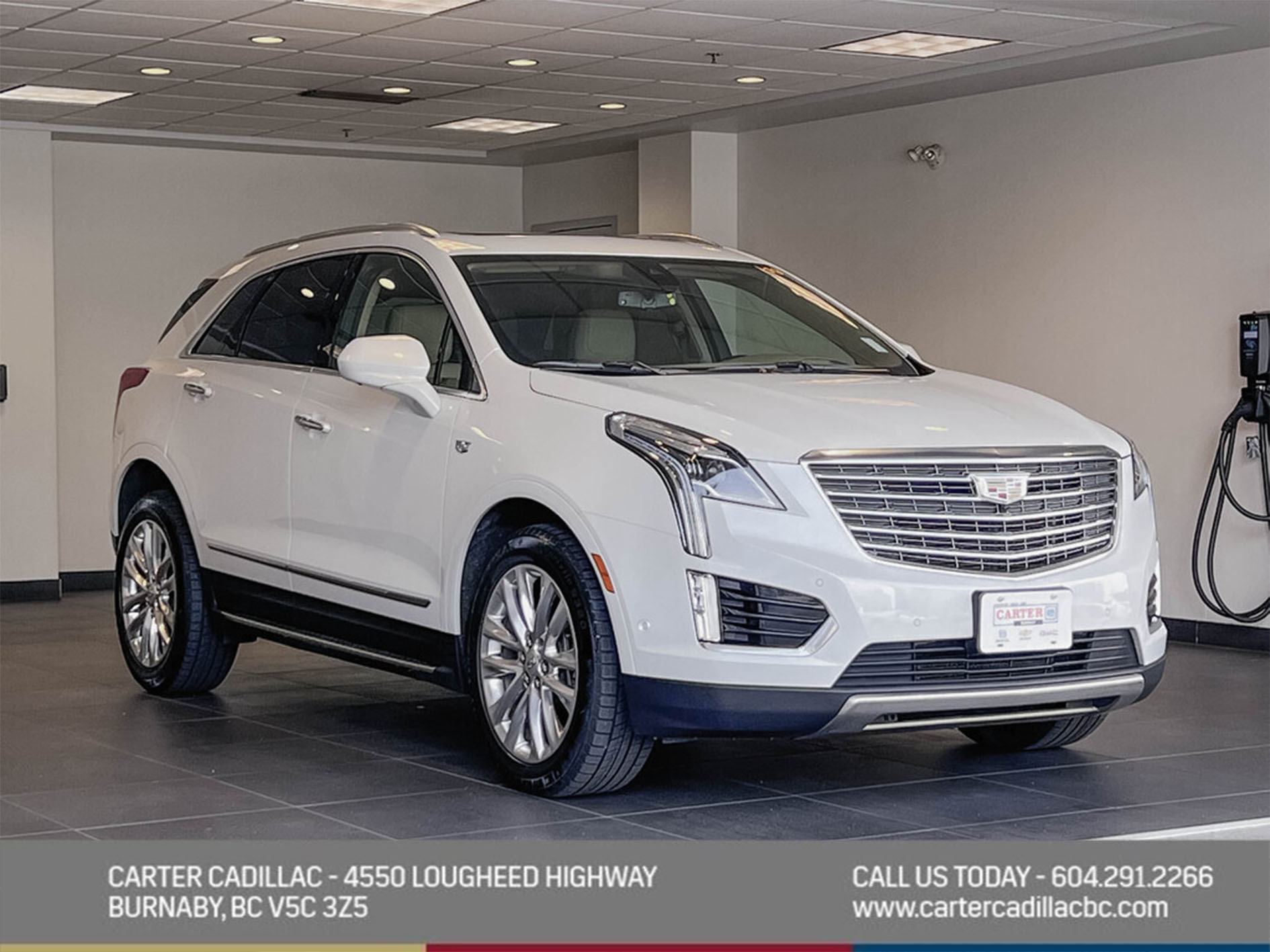 2019 Cadillac XT5 PLATINUM AWD | Sunroof/surround vision/power seats