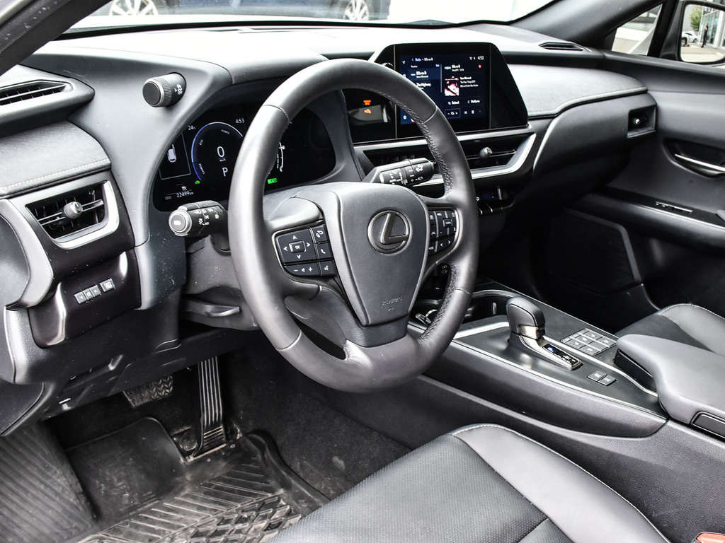 2025 Lexus UX 300h 300h, Toronto, Cash